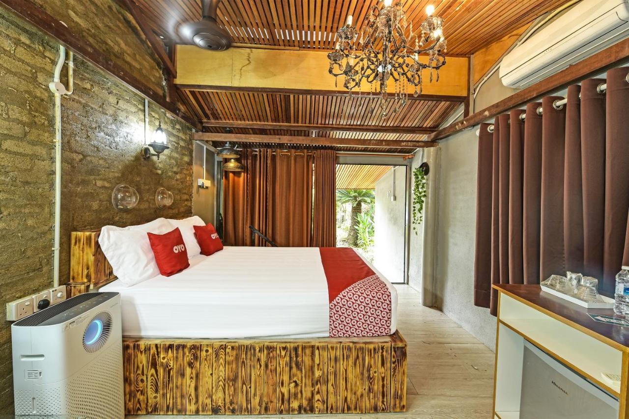 Oyo 90636 Teratak Zakiah Chalet Jerantut Exterior photo