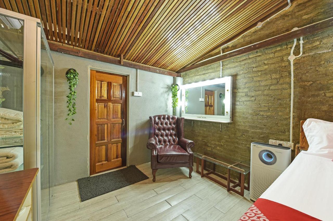 Oyo 90636 Teratak Zakiah Chalet Jerantut Exterior photo