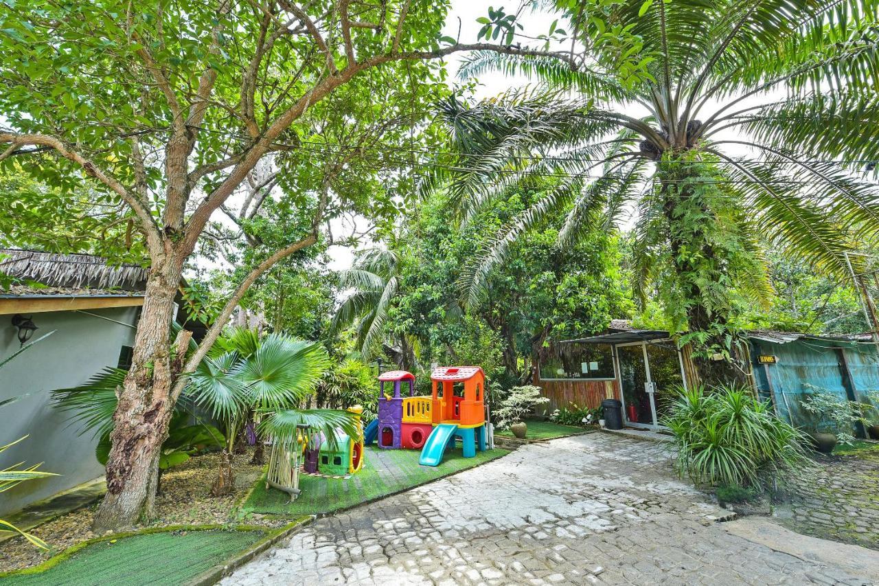 Oyo 90636 Teratak Zakiah Chalet Jerantut Exterior photo
