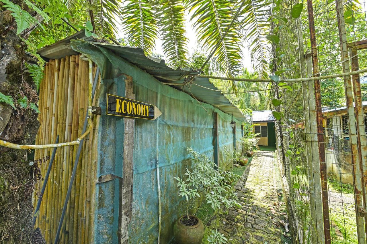 Oyo 90636 Teratak Zakiah Chalet Jerantut Exterior photo