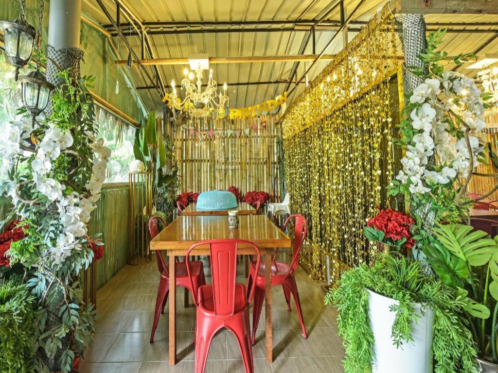 Oyo 90636 Teratak Zakiah Chalet Jerantut Exterior photo