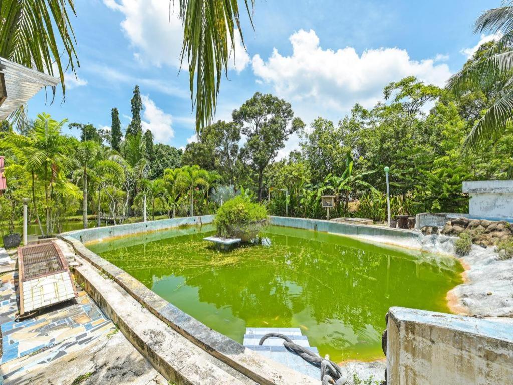 Oyo 90636 Teratak Zakiah Chalet Jerantut Exterior photo