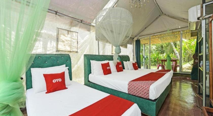 Oyo 90636 Teratak Zakiah Chalet Jerantut Exterior photo