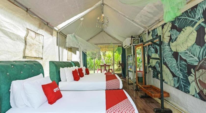 Oyo 90636 Teratak Zakiah Chalet Jerantut Exterior photo